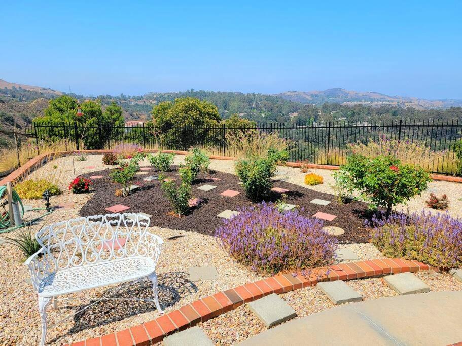 Stunning Panoramic Waterfront Pool Escape * Anaheim