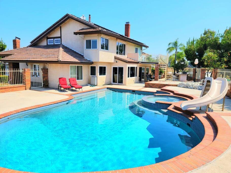 Stunning Panoramic Waterfront Pool Escape Holiday home Anaheim