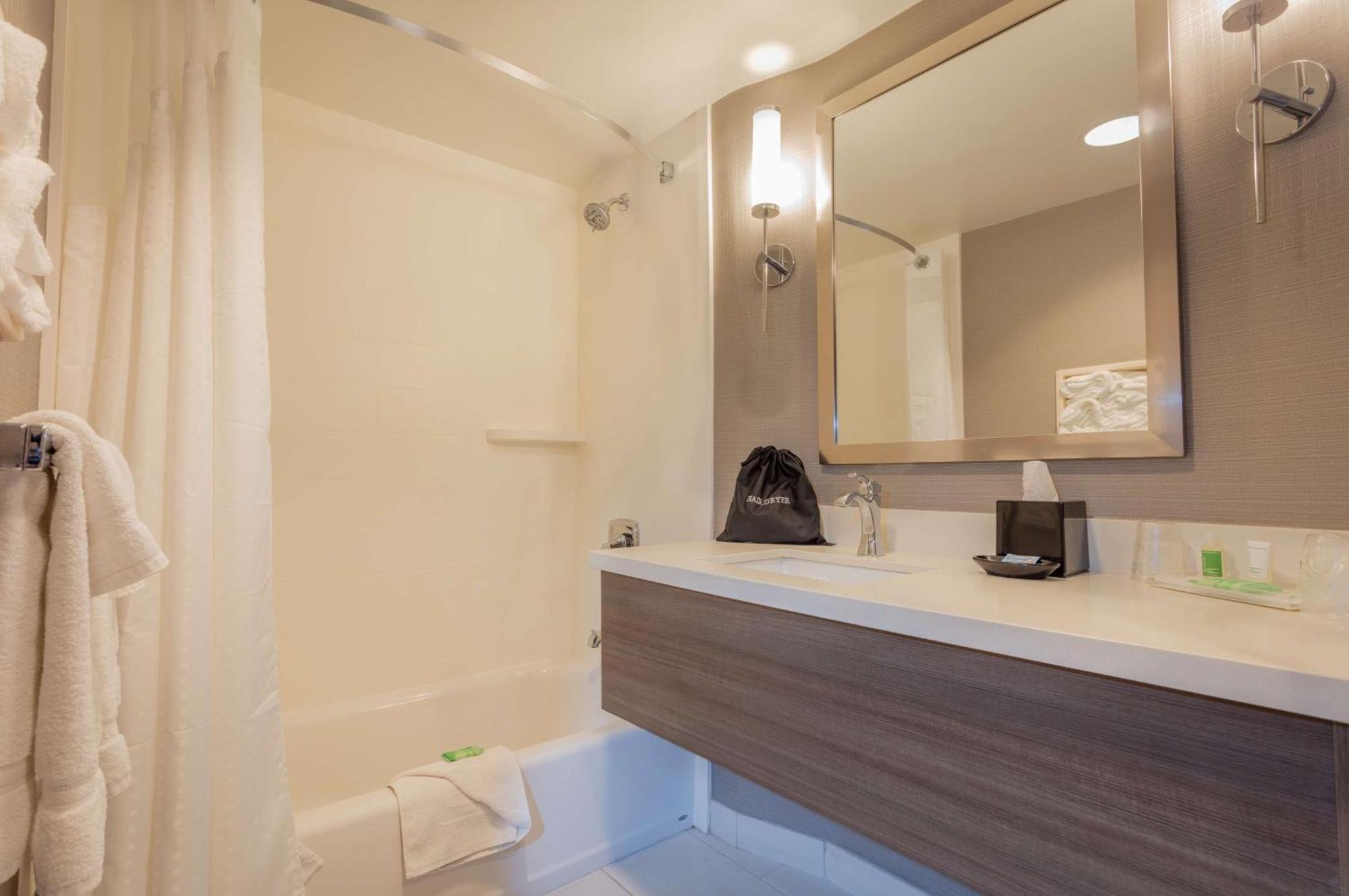 Sonesta Area Hotel 3*