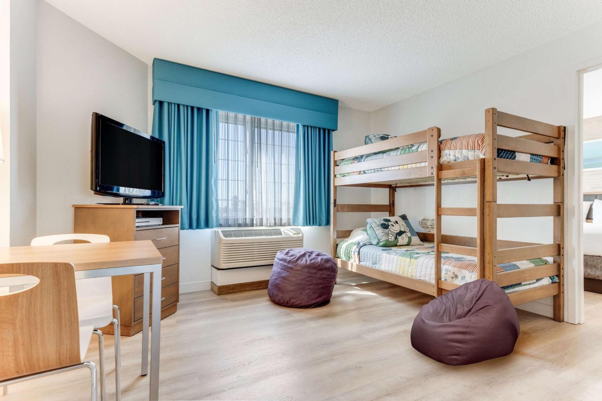 Sonesta Area Hotel