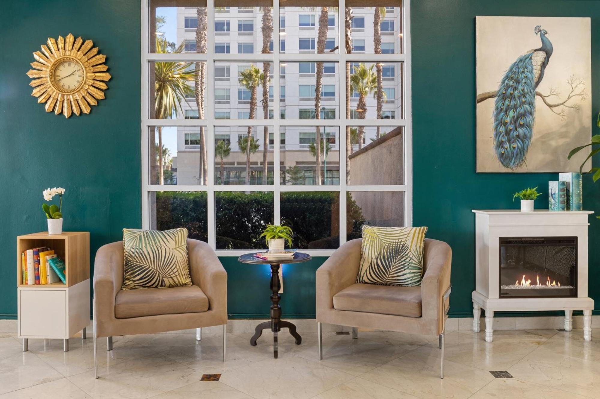 Resort Peacock Anaheim
