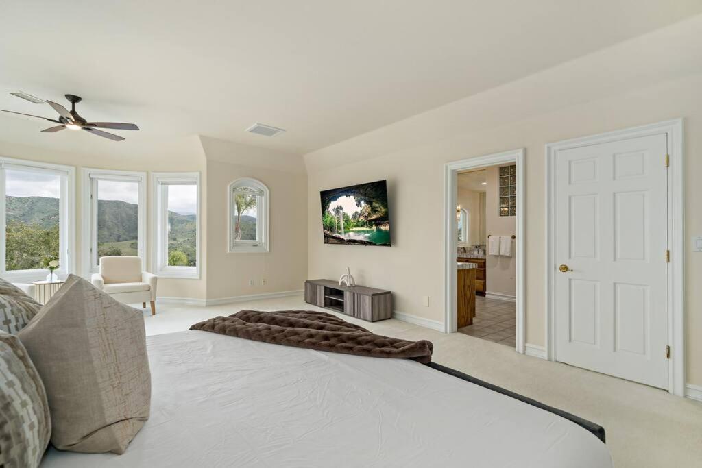 Villa Luxury Oasis With Panoramic Views