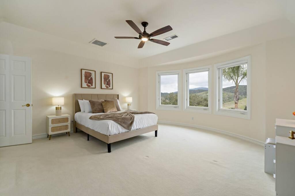 Luxury Oasis With Panoramic Views *