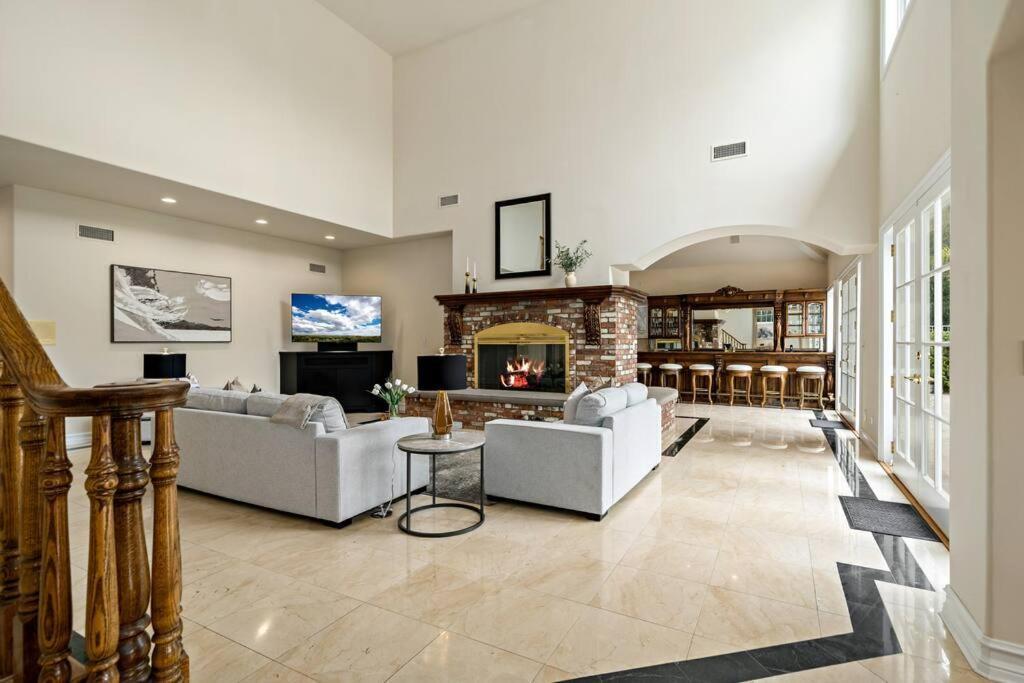 Luxury Oasis With Panoramic Views Villa *