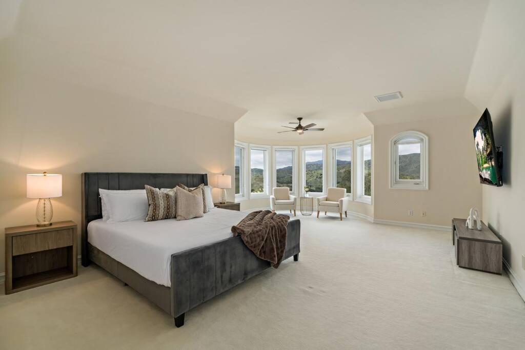Villa Luxury Oasis With Panoramic Views Anaheim