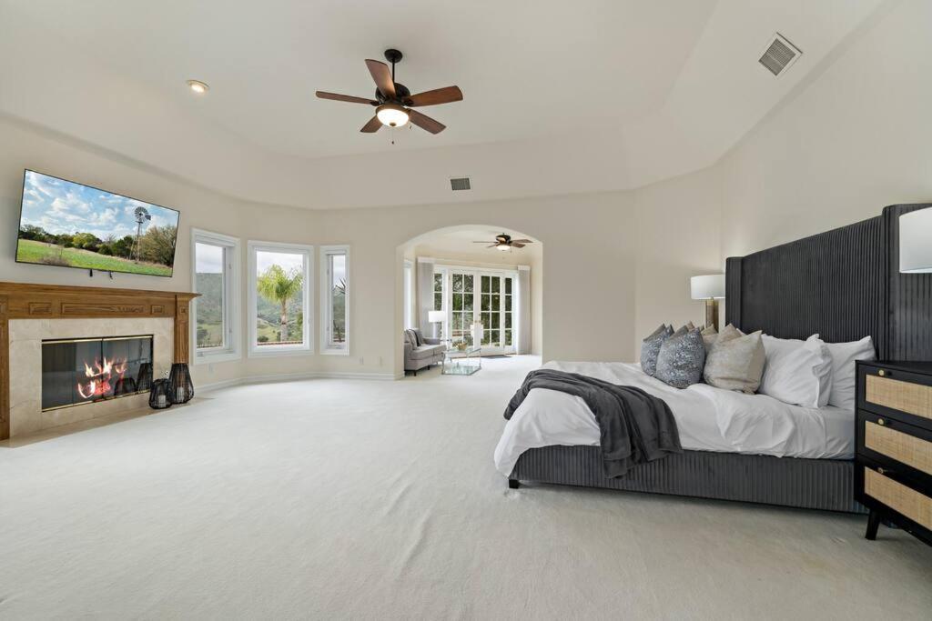Villa Luxury Oasis With Panoramic Views Anaheim
