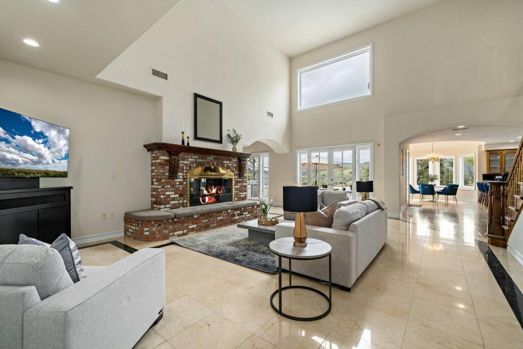 Luxury Oasis With Panoramic Views *