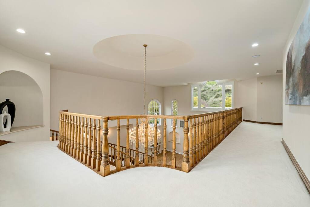 Luxury Oasis With Panoramic Views Villa *