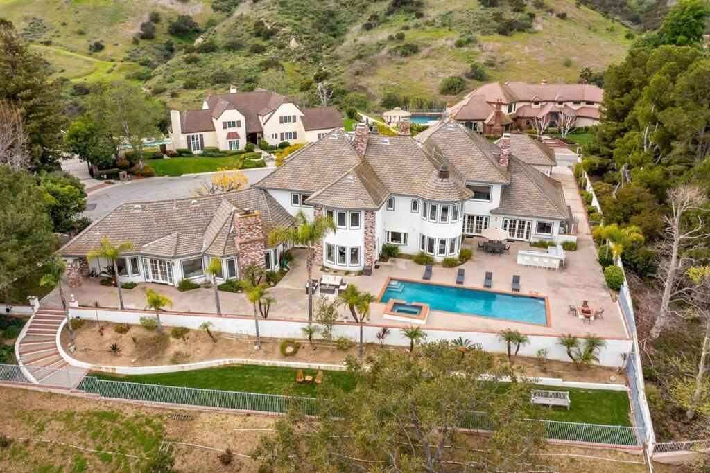 Luxury Oasis With Panoramic Views Villa