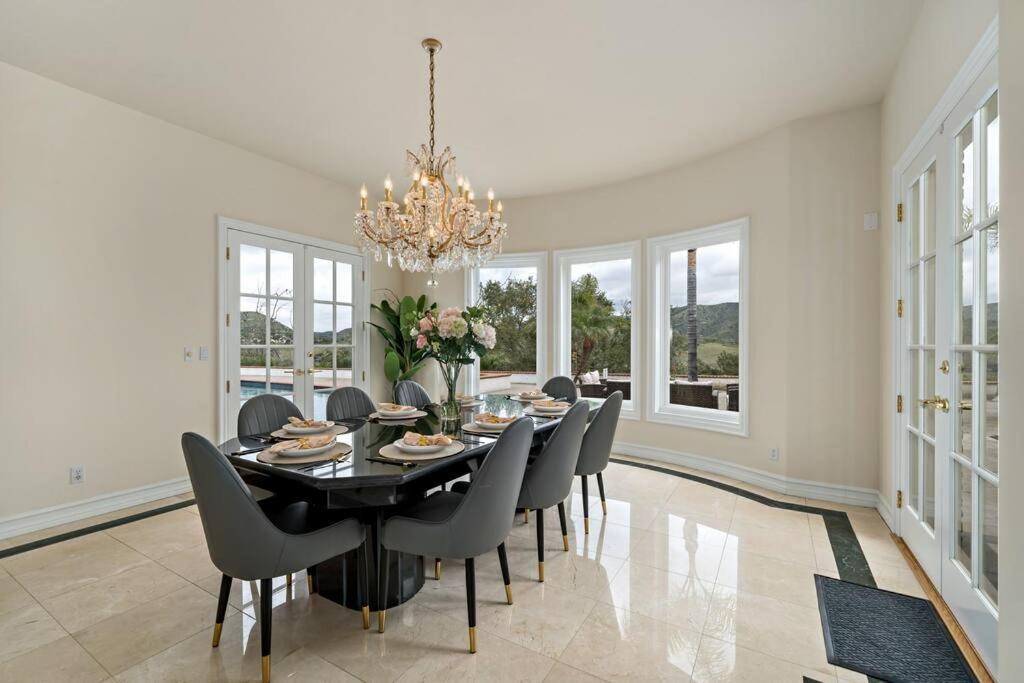 Luxury Oasis With Panoramic Views Anaheim