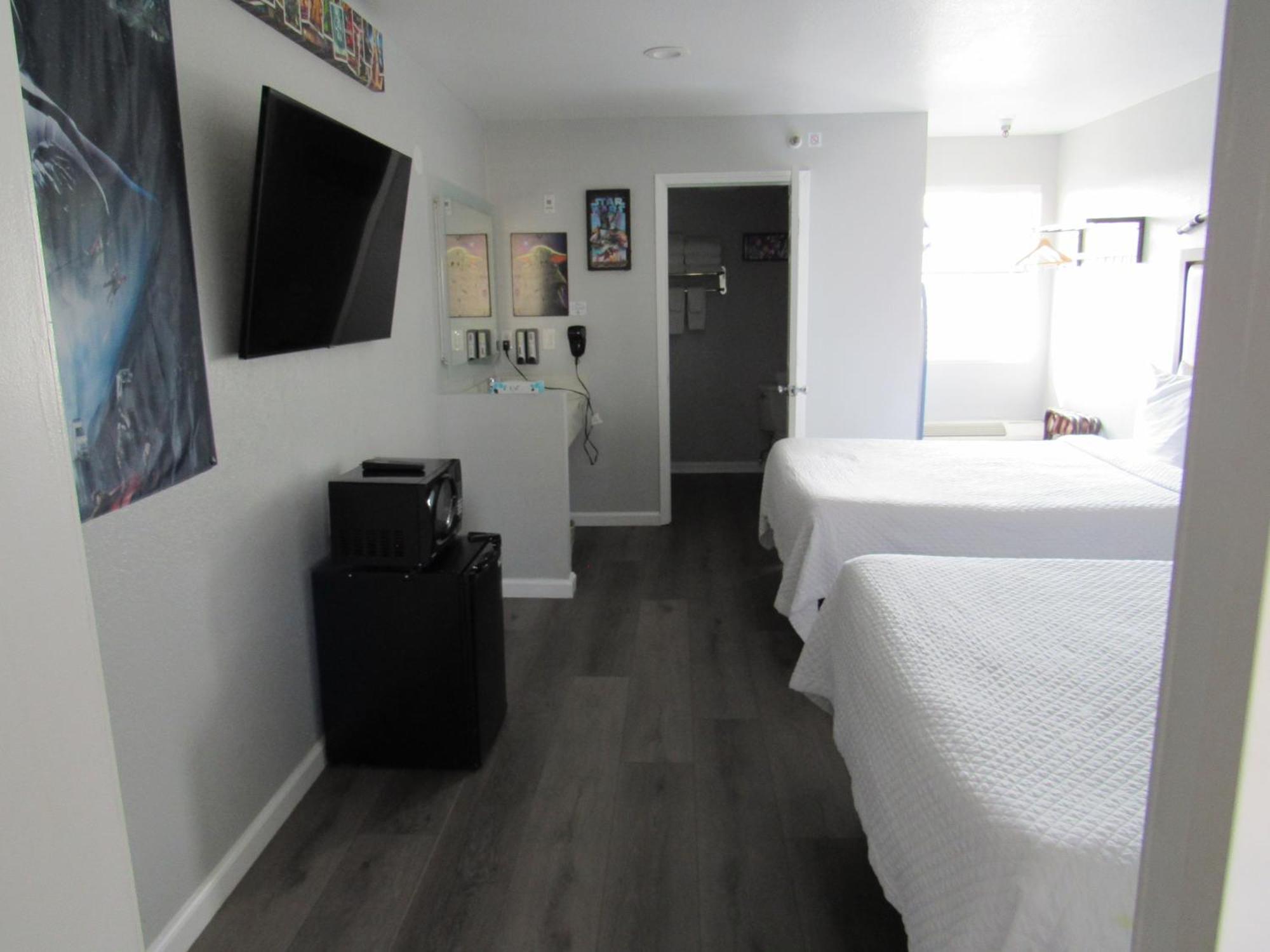 Capri Hotel 2*