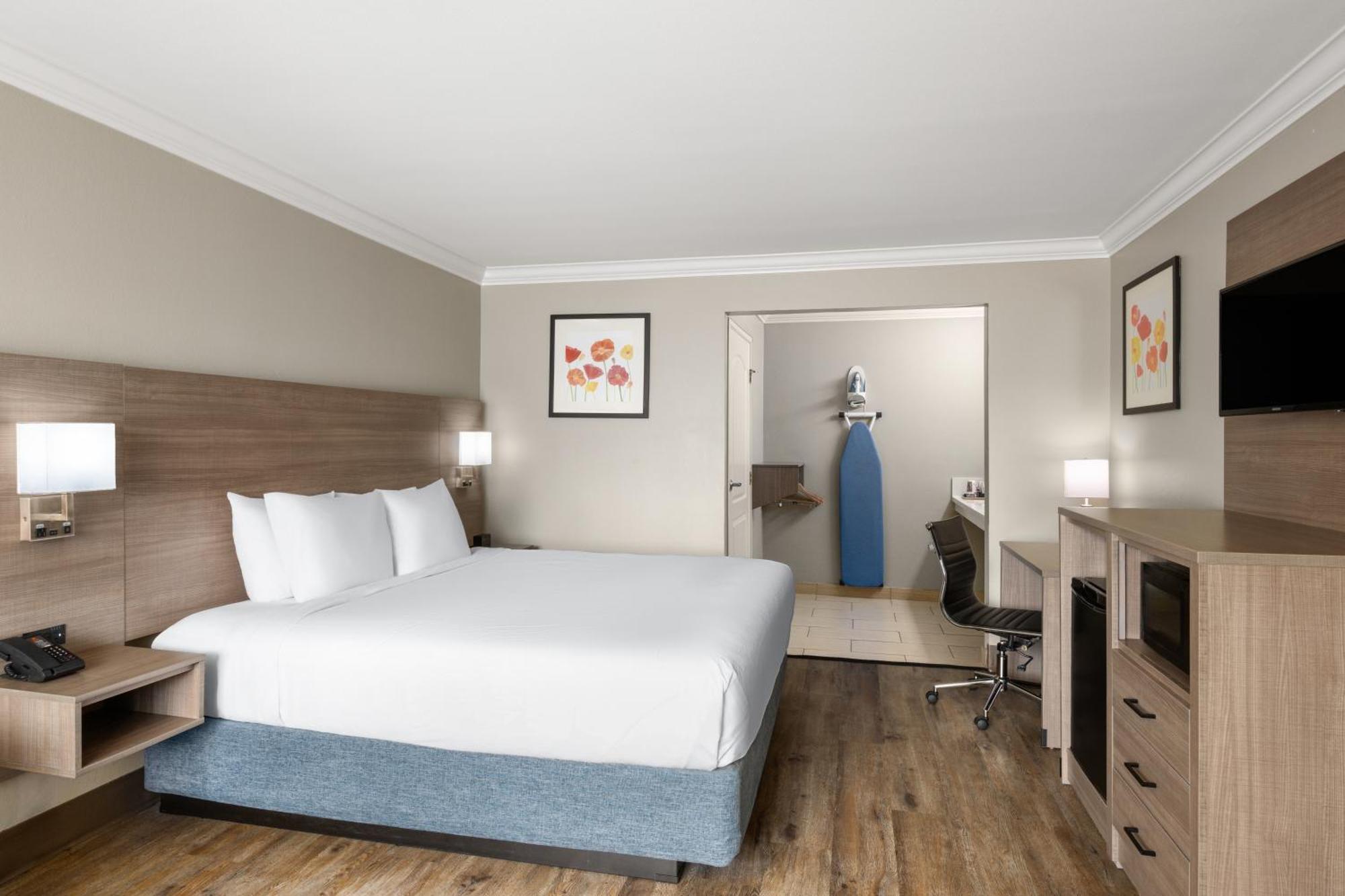Hotel Solara And 3*