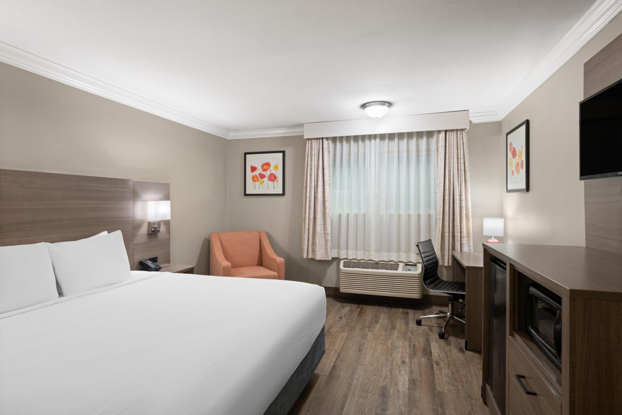 Solara And Hotel Anaheim