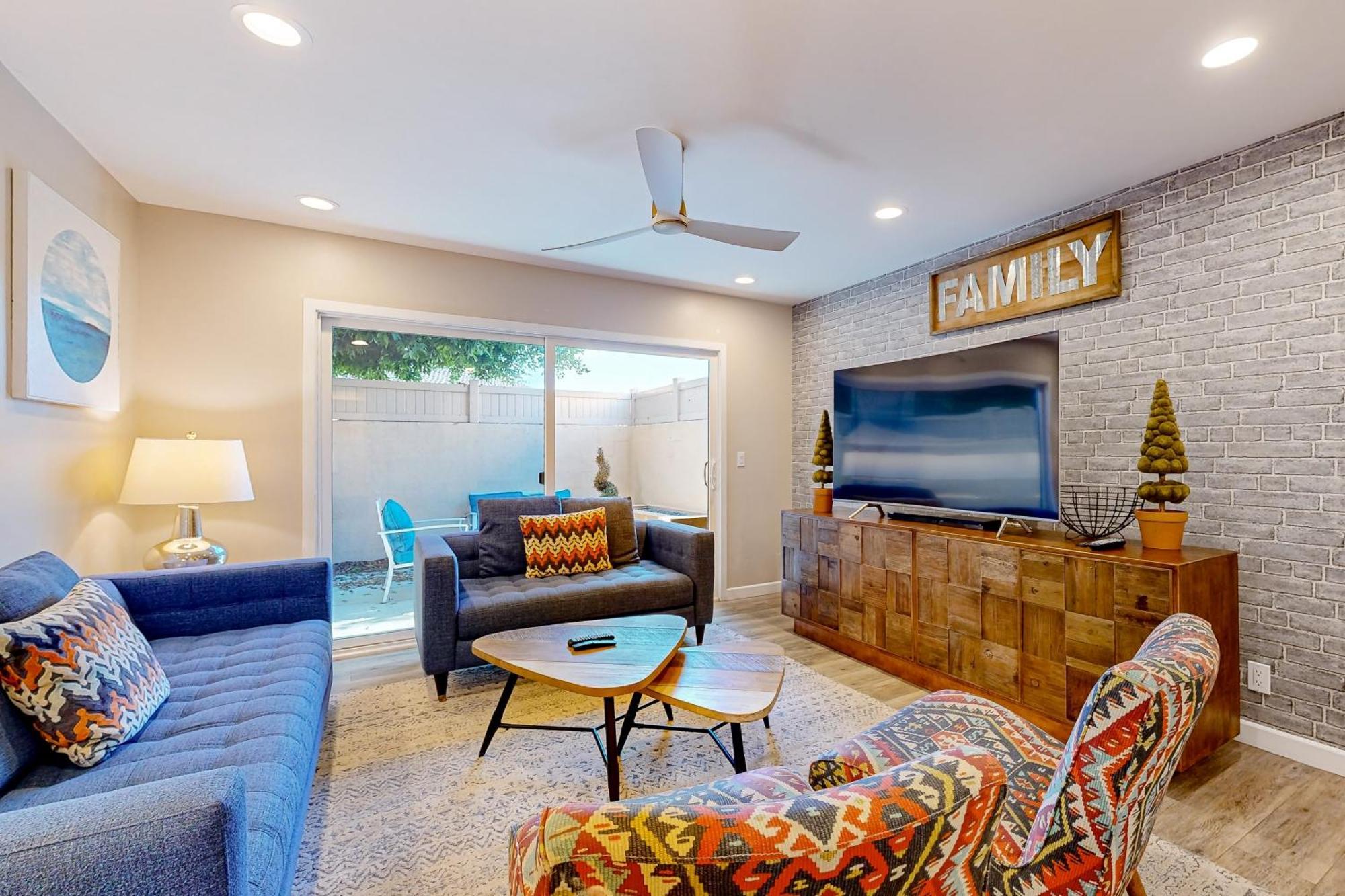 Doorstep To Disneyland Holiday home Anaheim