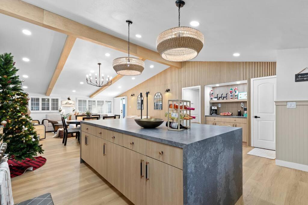 Villa Modern Stay- Minutes To Disney& Family Fun