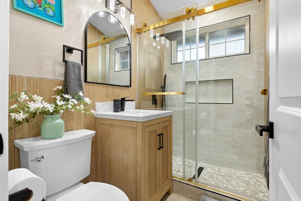 Modern Stay- Minutes To Disney& Family Fun *
