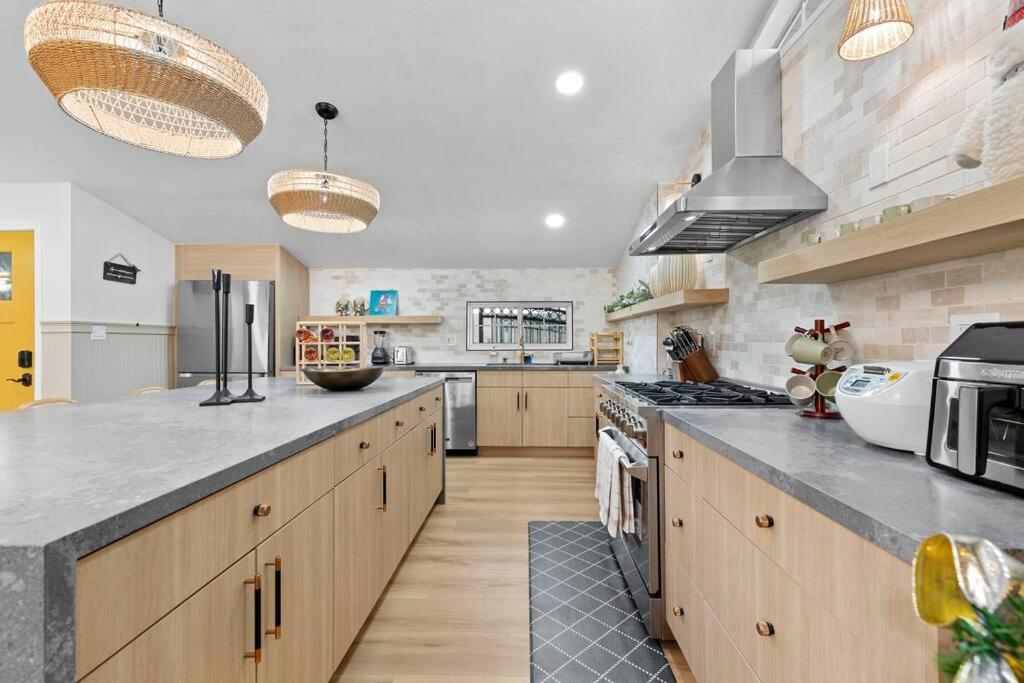 Modern Stay- Minutes To Disney& Family Fun Villa *