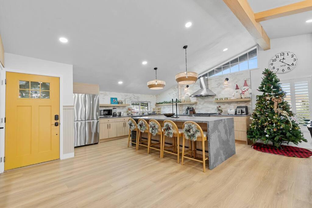 Villa Modern Stay- Minutes To Disney& Family Fun *