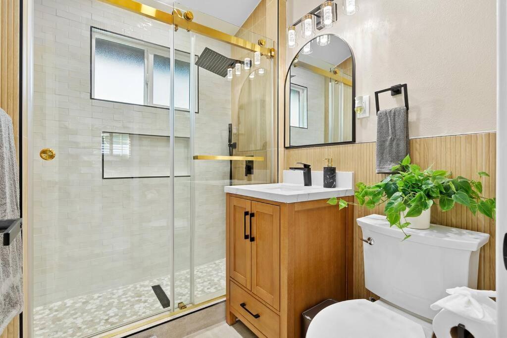Modern Stay- Minutes To Disney& Family Fun