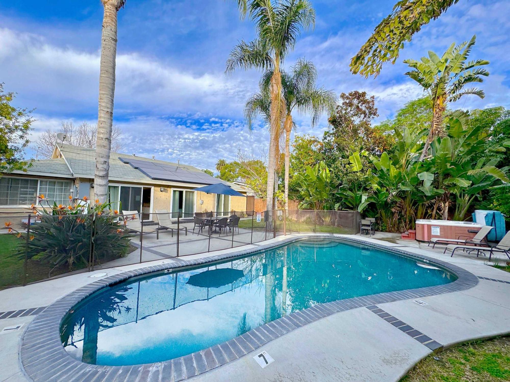 Rainforest 4 Bedroom Poolspa Walk2disneyland Anaheim