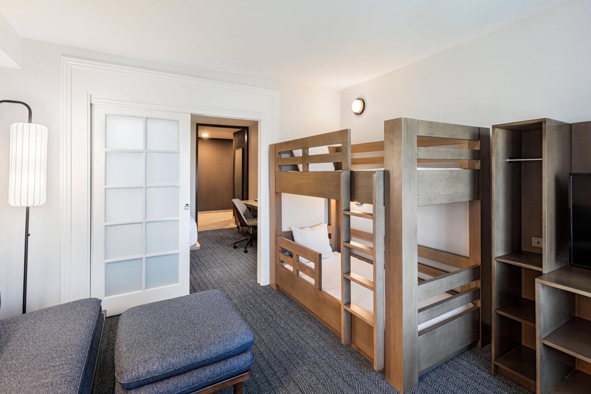 Courtyard By Marriott Resort/convention Center Hotel