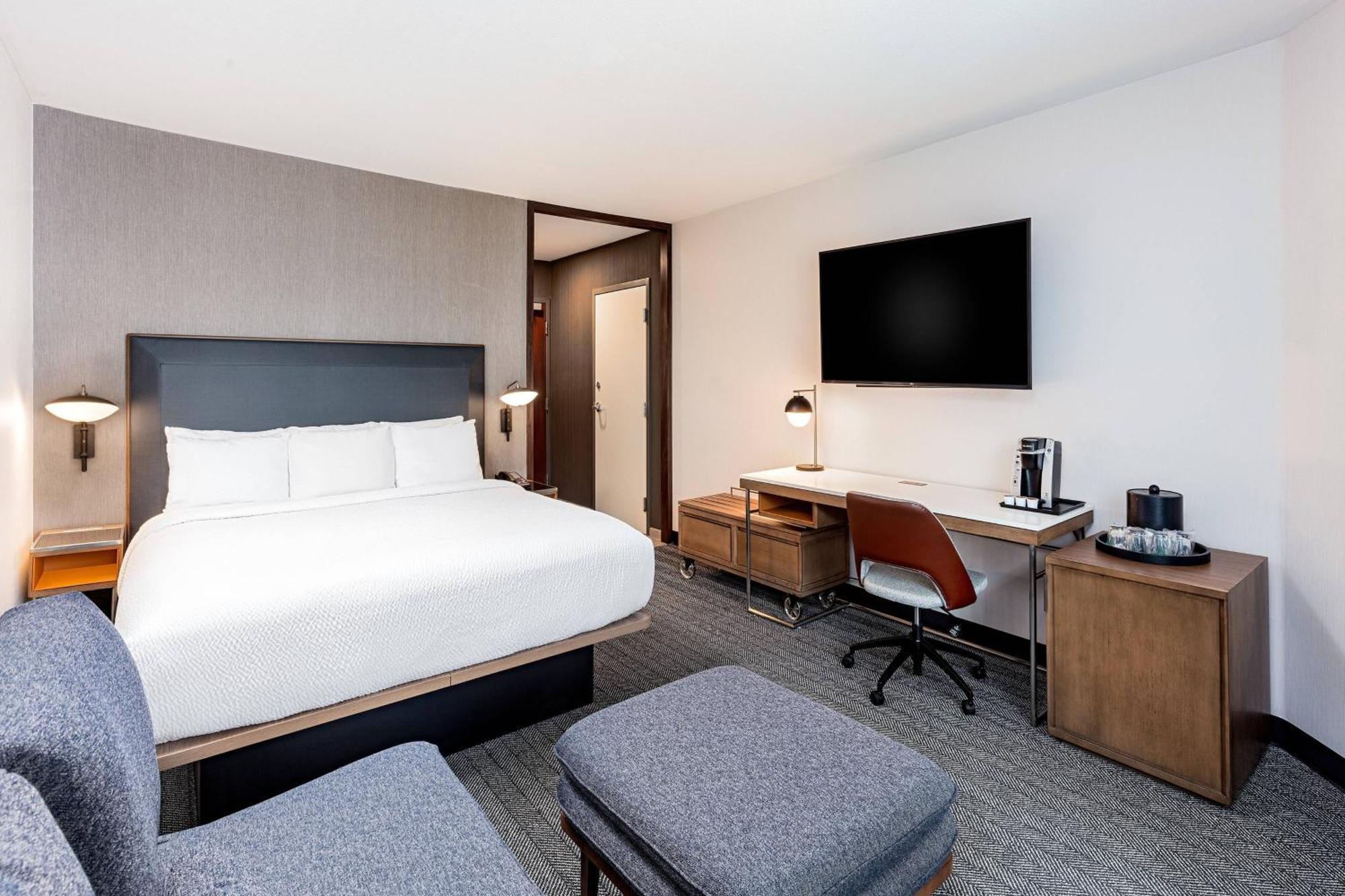 Hotel Courtyard By Marriott Resort/convention Center 3*