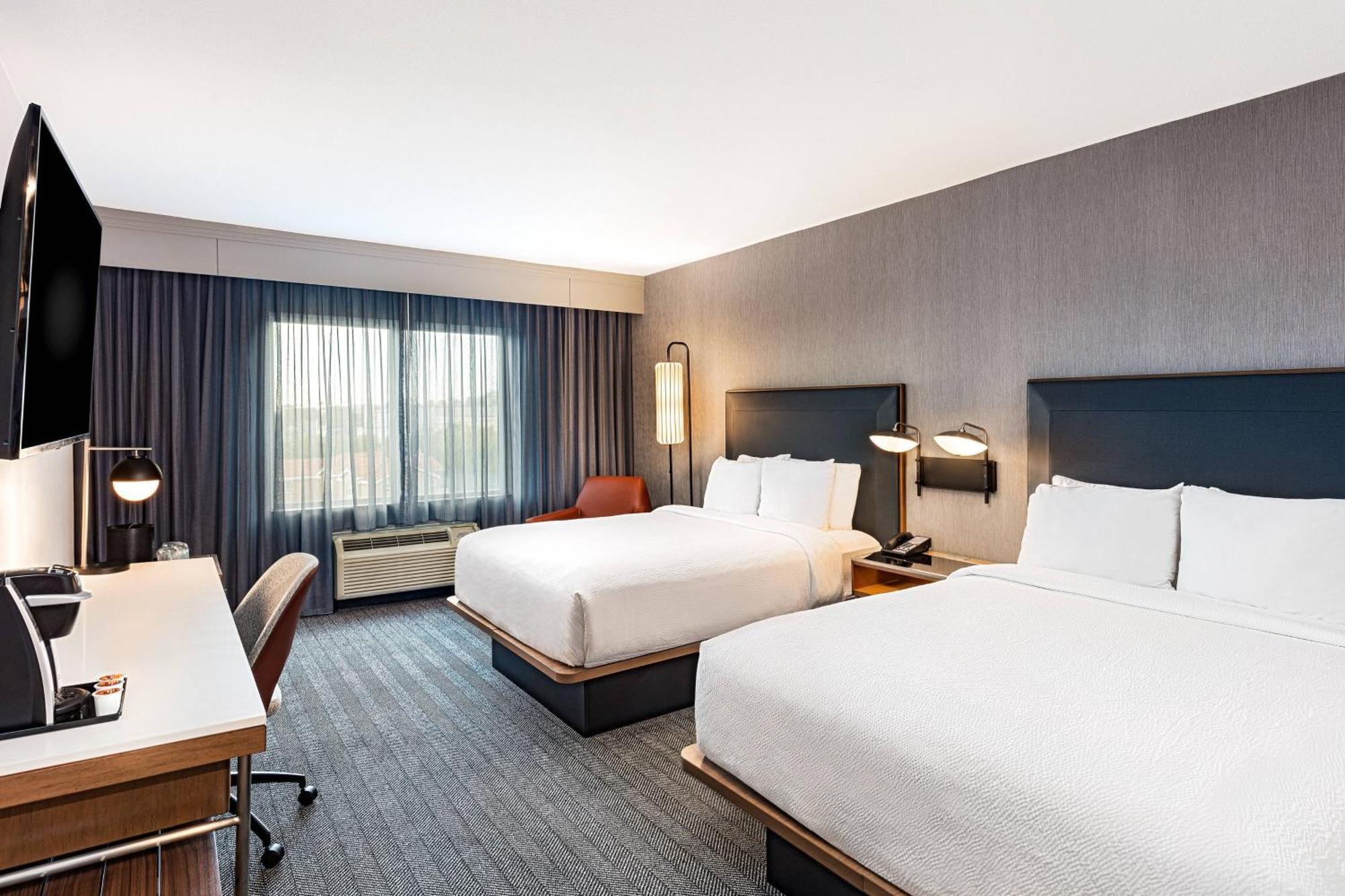 Courtyard By Marriott Resort/convention Center Anaheim