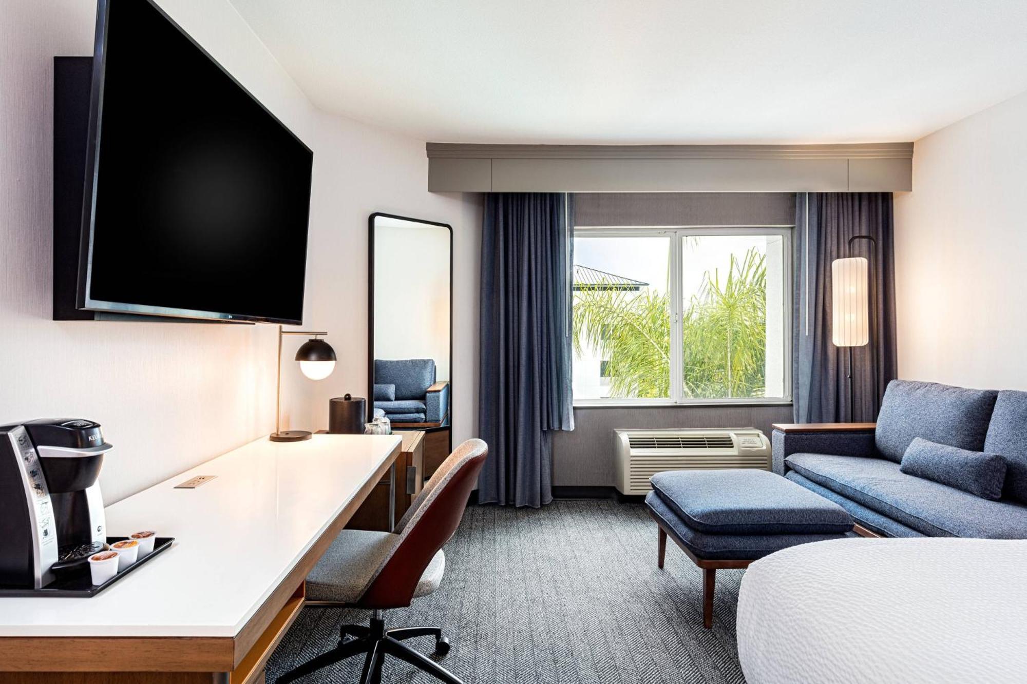 Courtyard By Marriott Resort/convention Center Hotel