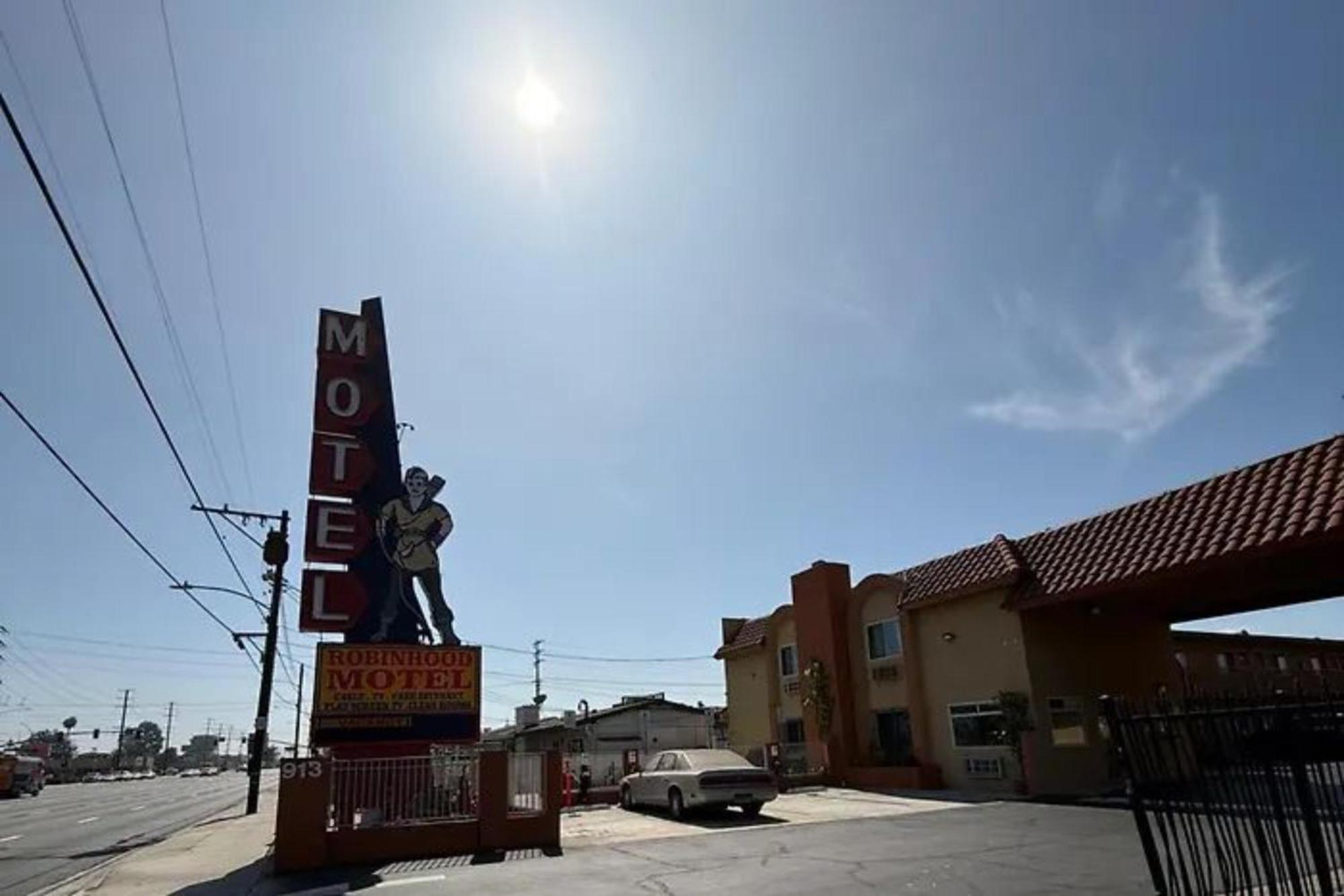 Robinhood West Motel