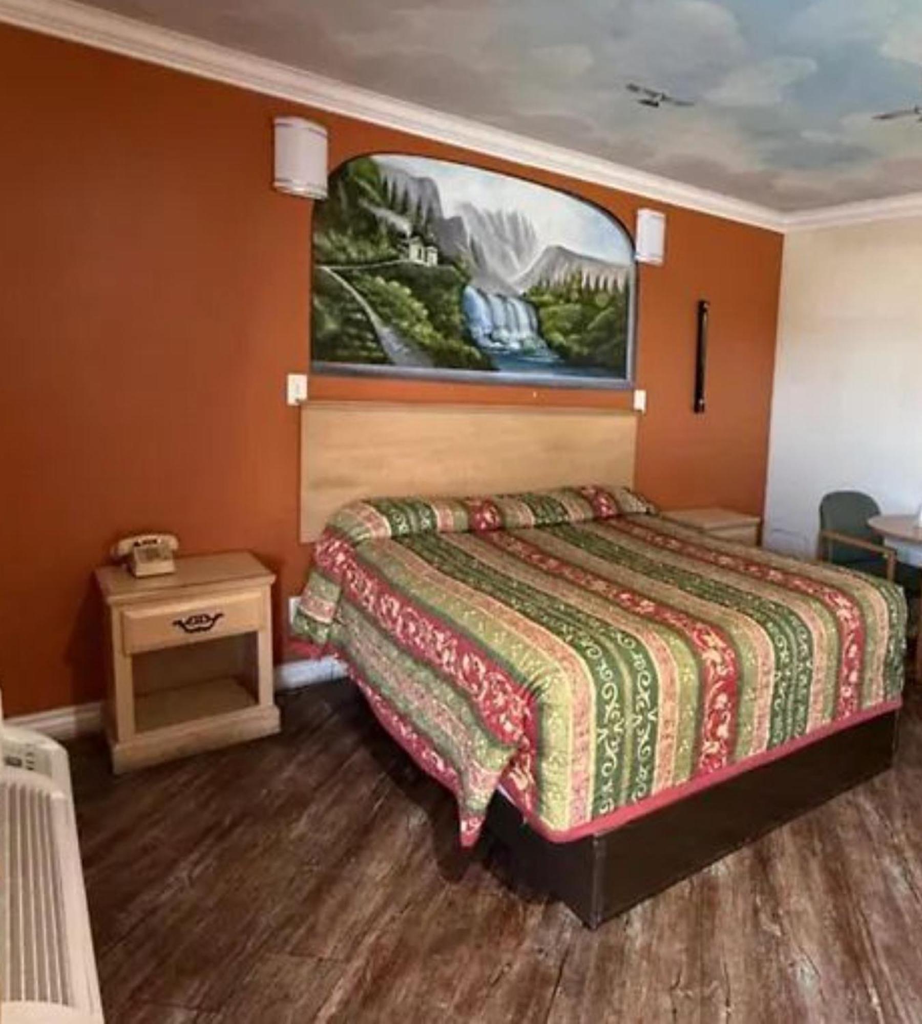 Motel Robinhood West 2*