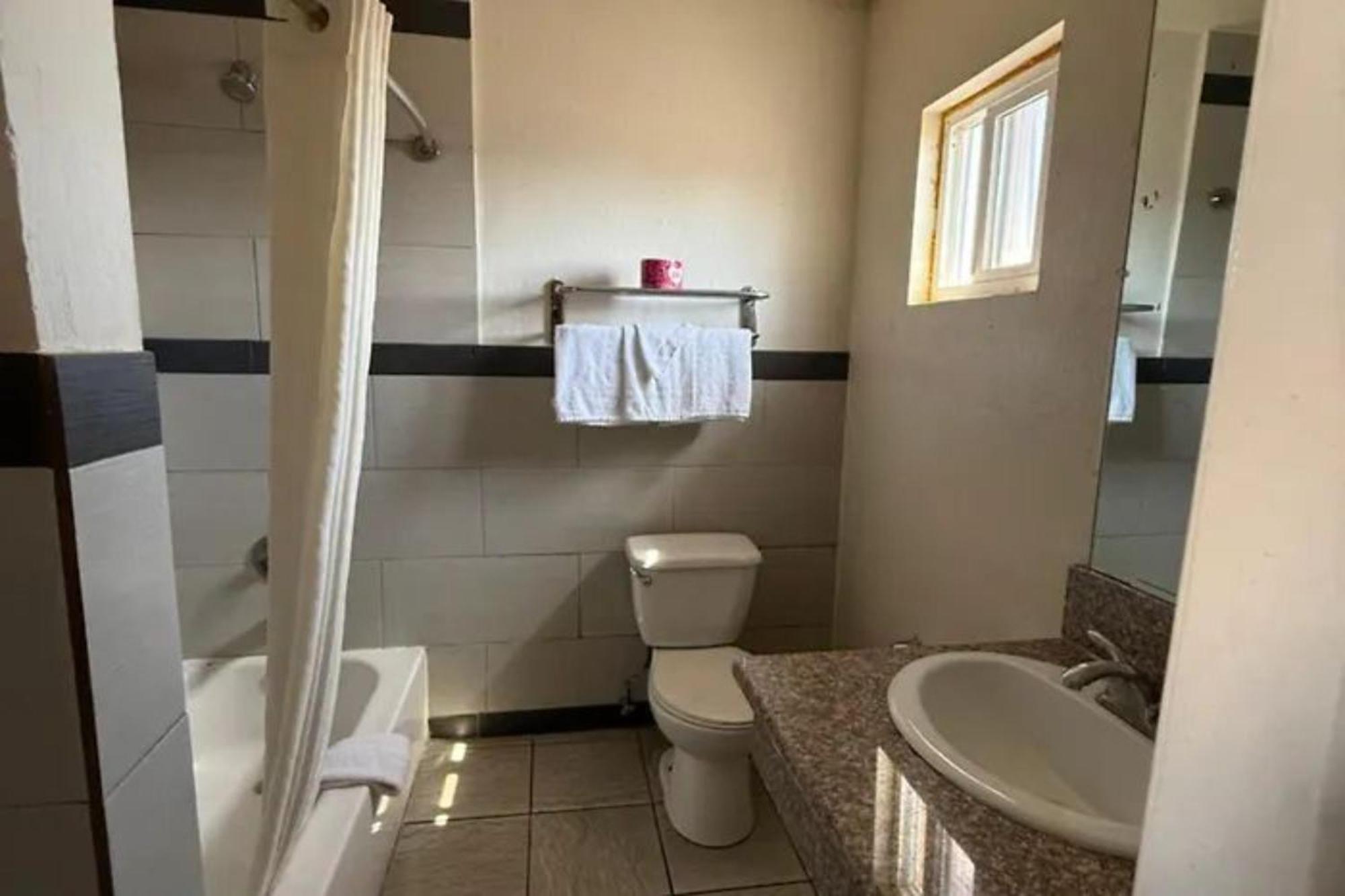 Robinhood West Motel 2*