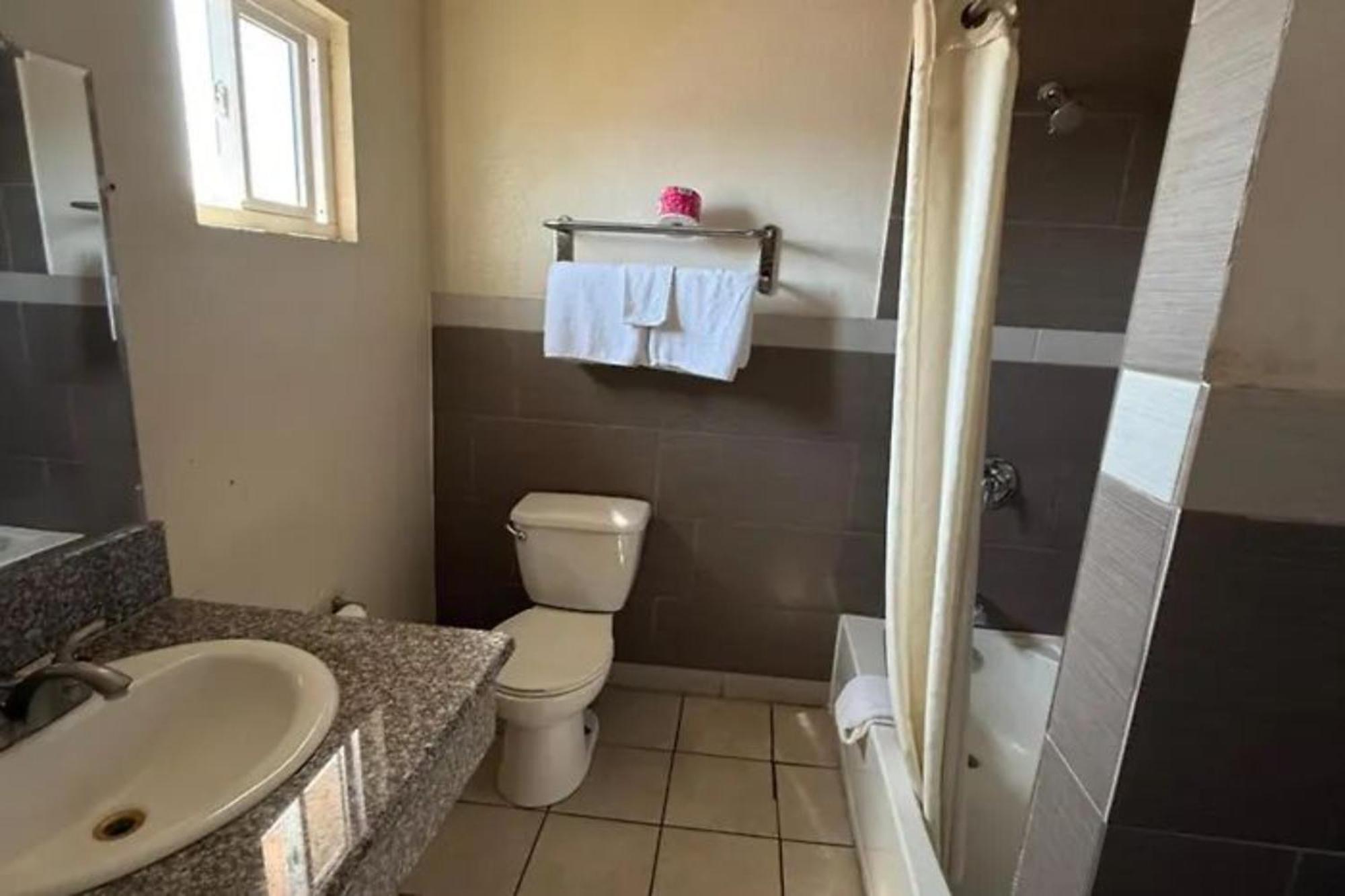 Motel Robinhood West 2*