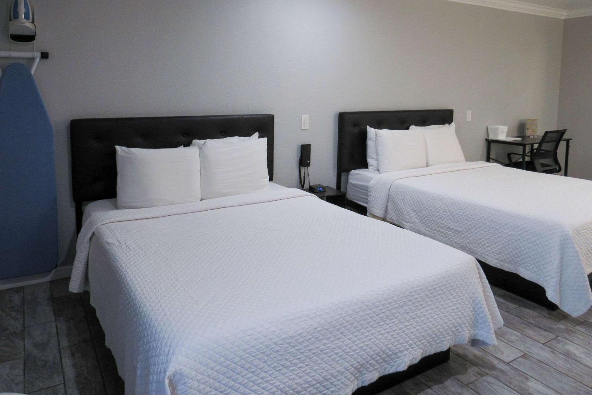 Hotel Capri Anaheim