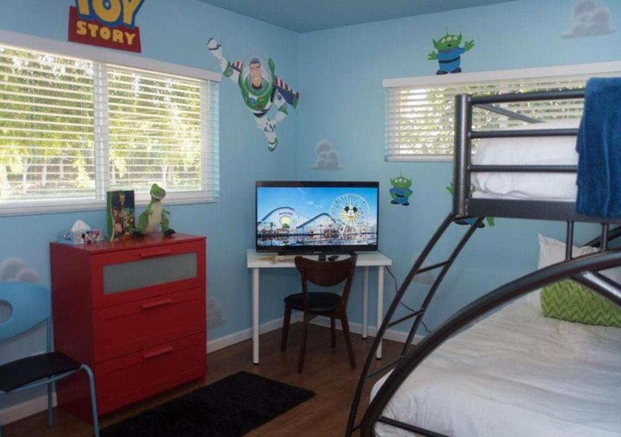 Magicwayvillas Paradise Pier - Across *