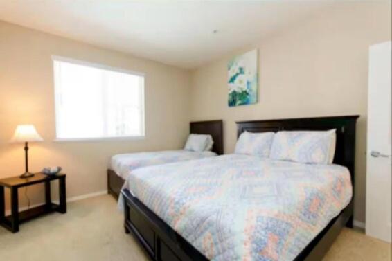 Spacious 2 Bedroom Near Disneyland And Convention Center Apartment *