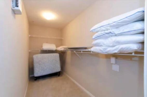 Spacious 2 Bedroom Near Disneyland And Convention Center Apartment *