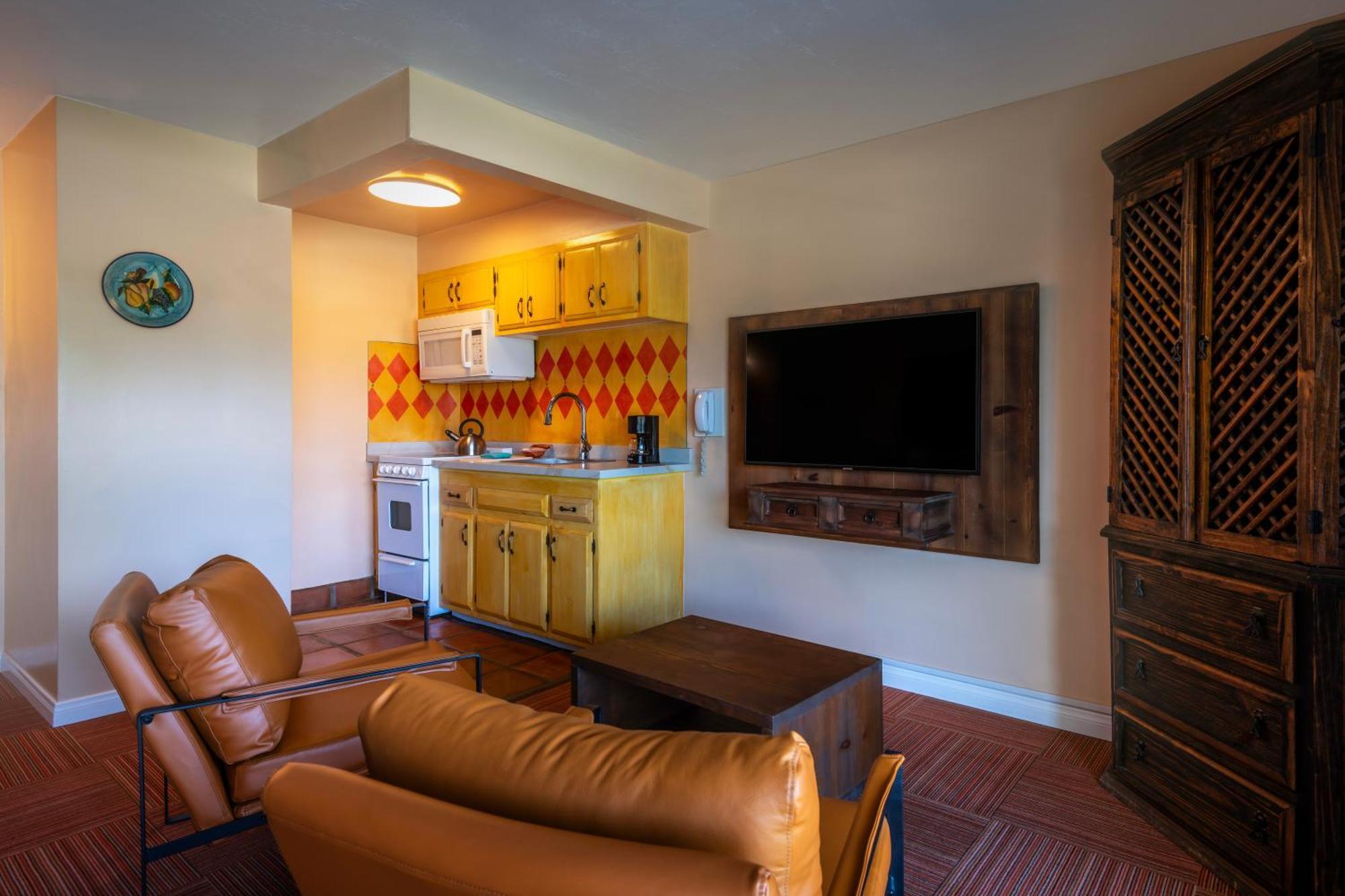 Hotel Pepper Tree Boutique Kitchen - Anaheim