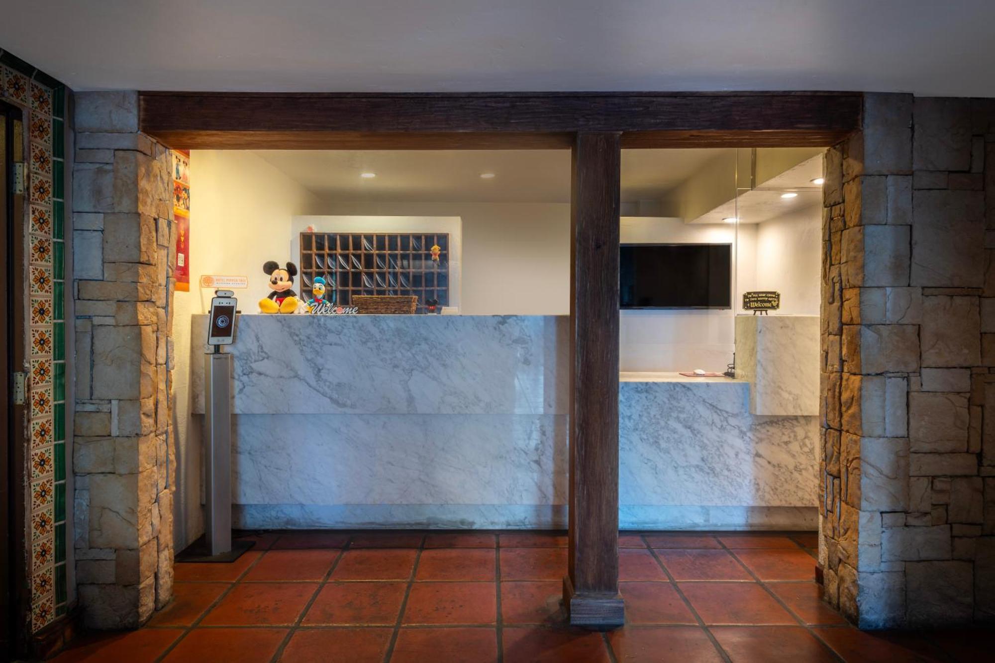 Pepper Tree Boutique Kitchen - Anaheim