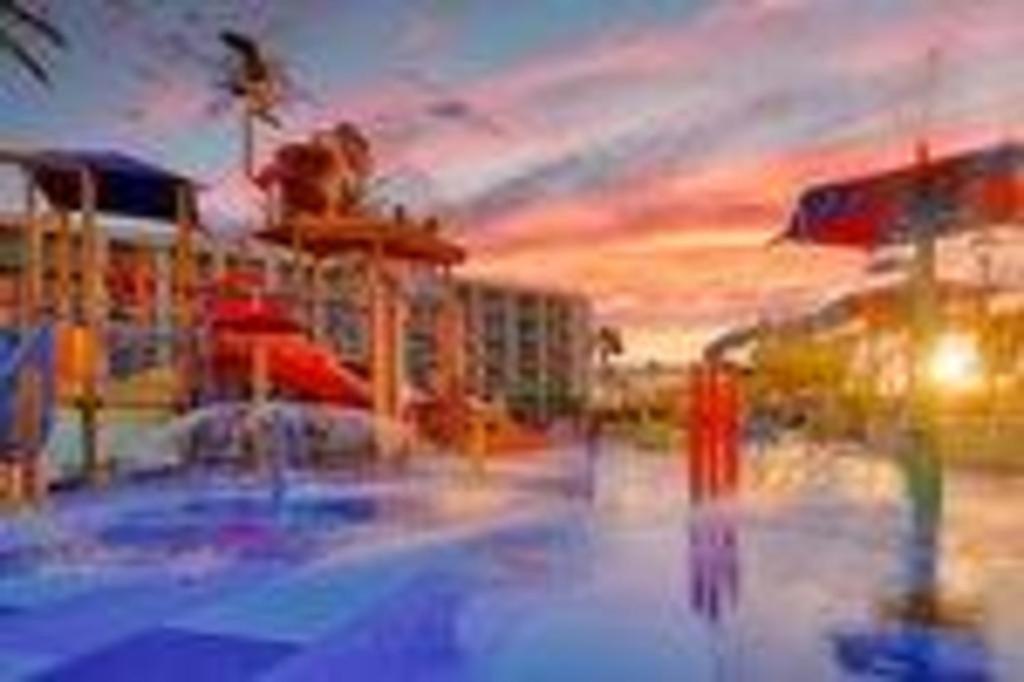 Courtyard Theme Park Entrance Hotel Anaheim