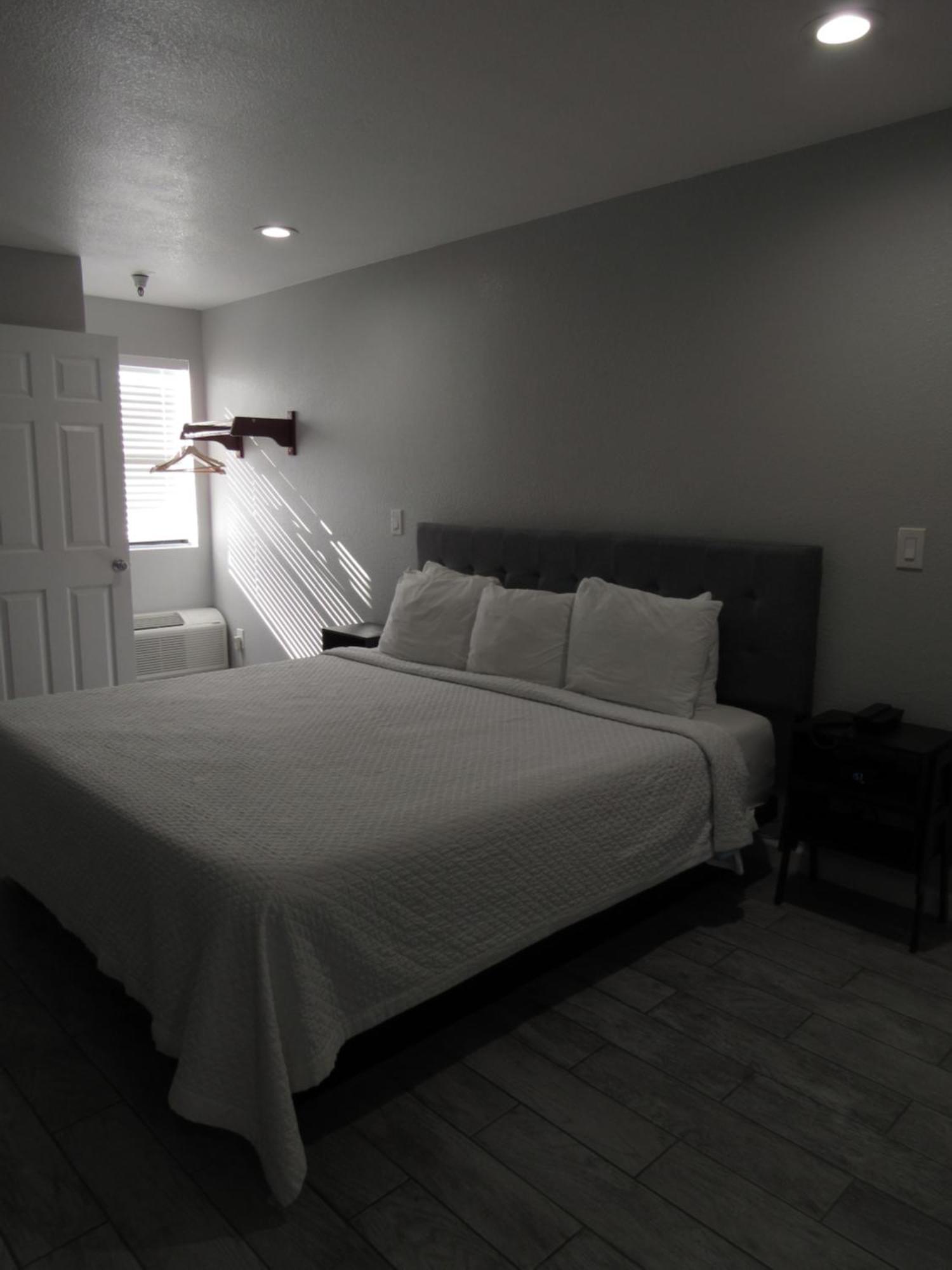 Capri Hotel 2*