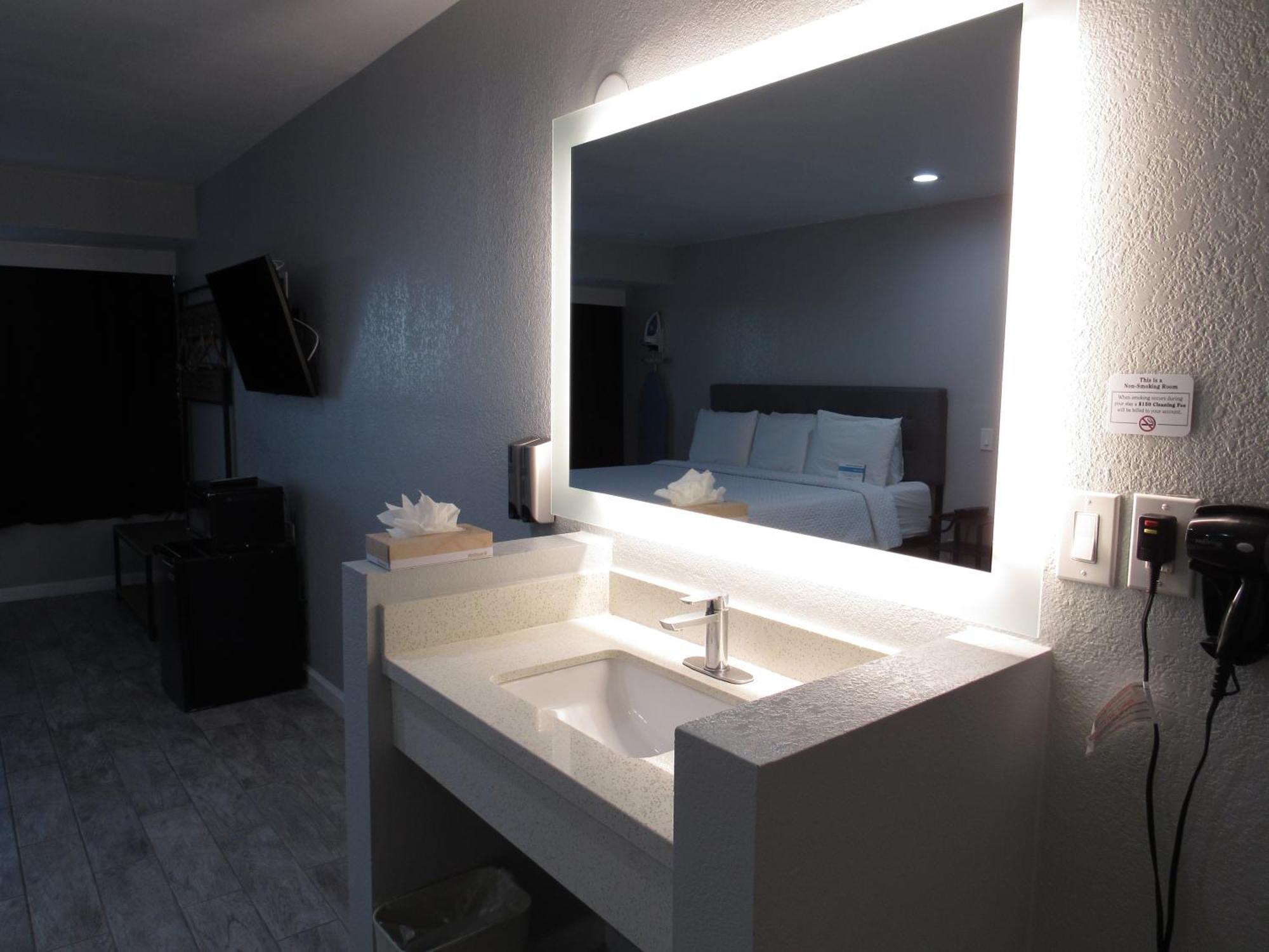 Capri Hotel 2*