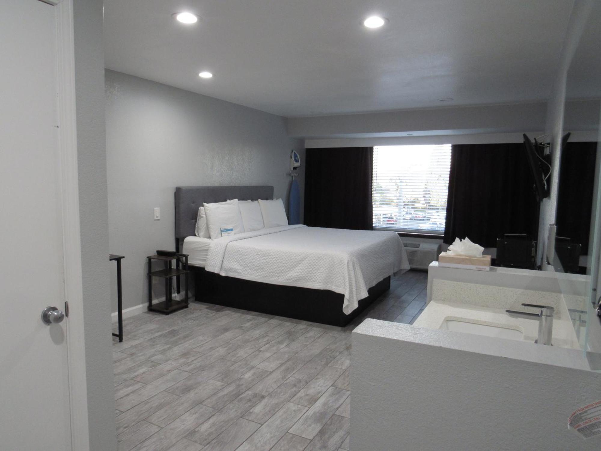 Hotel Capri Anaheim
