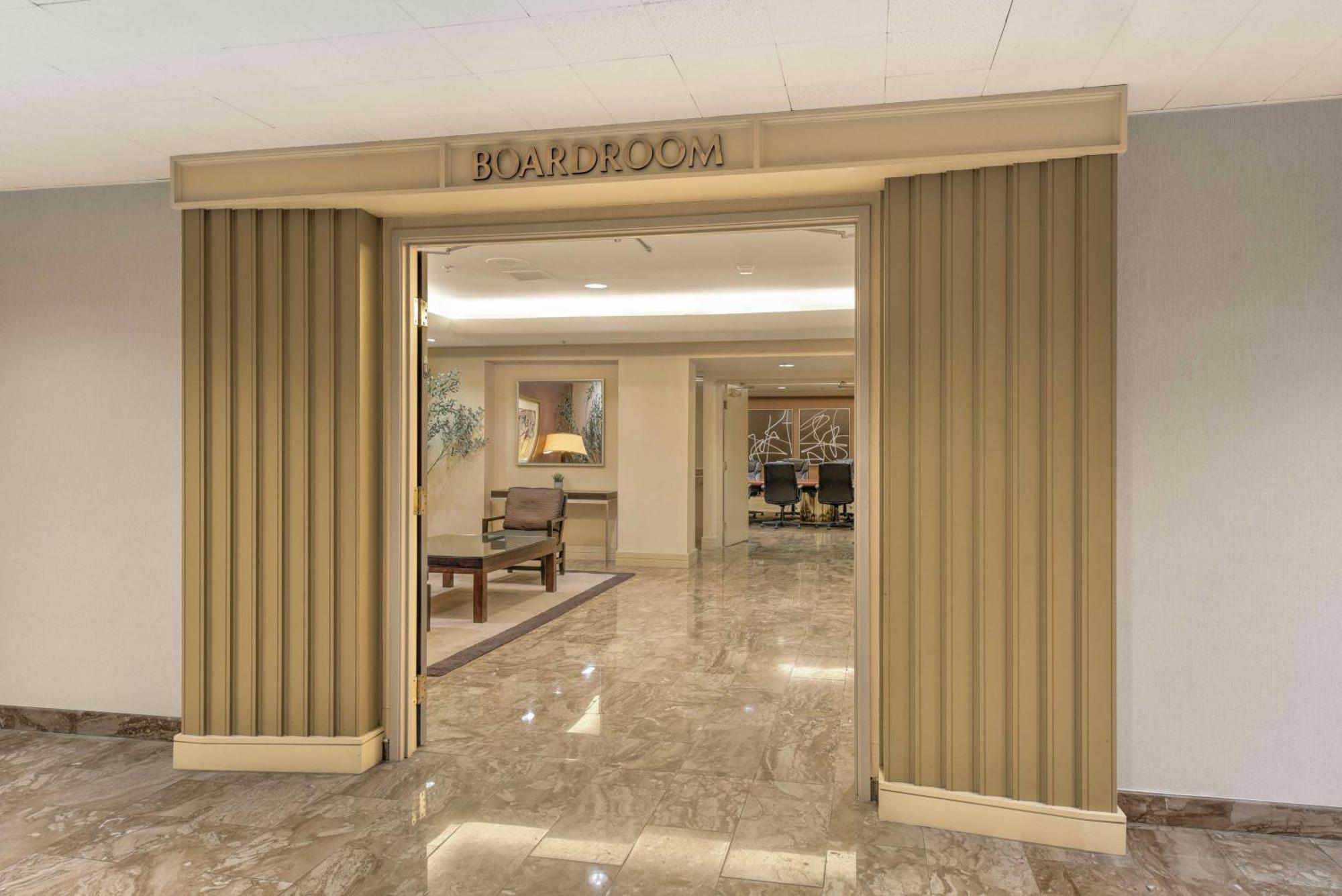 Hilton 3* Anaheim