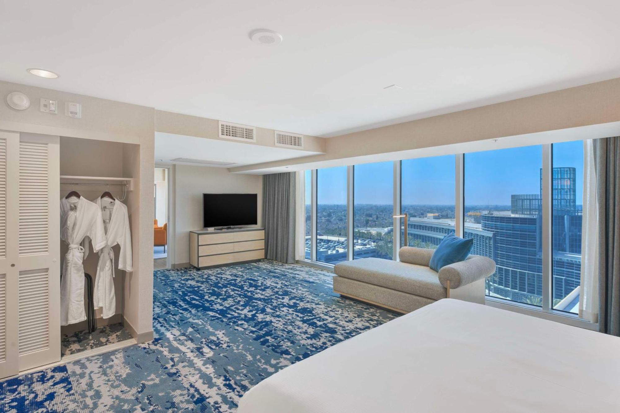 Hilton Hotel 3*