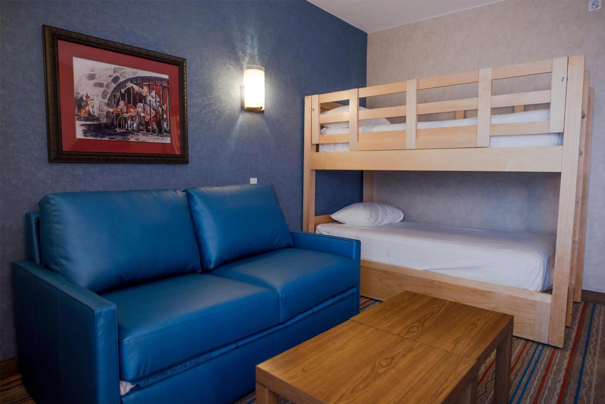 Howard Johnson By Wyndham & Water Playground Hotel Anaheim