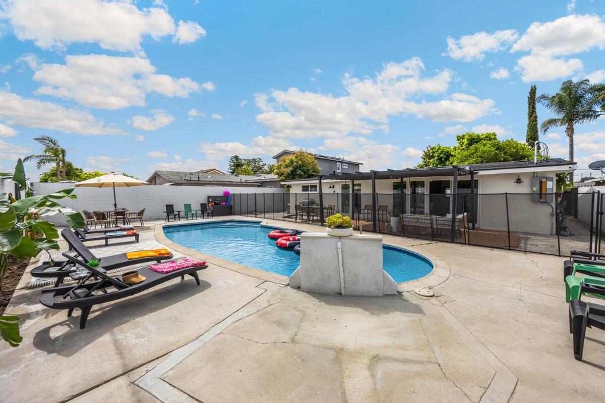 Stylish 5 Bedroom With Pool Near - Luxury Family Retreat Villa *
