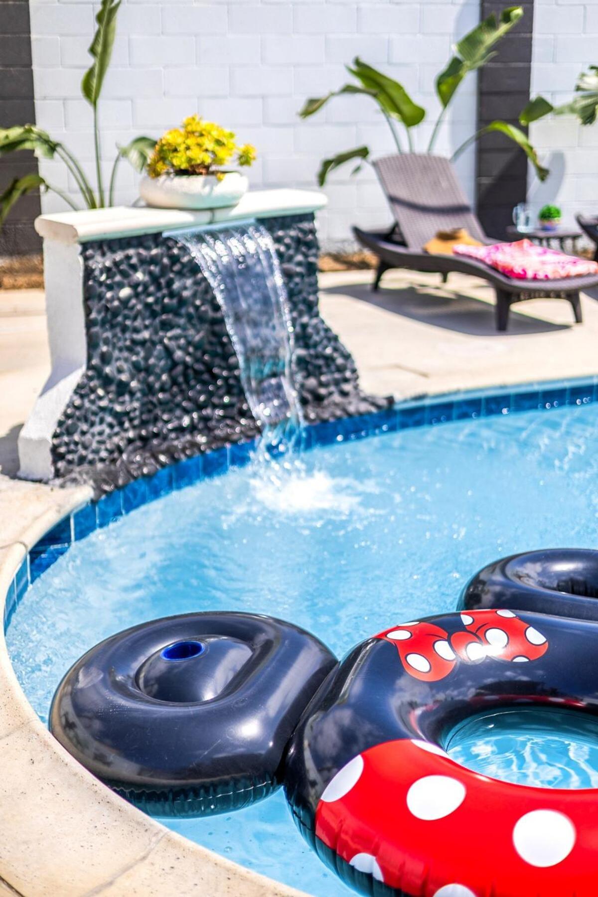 Stylish 5 Bedroom With Pool Near - Luxury Family Retreat * Anaheim