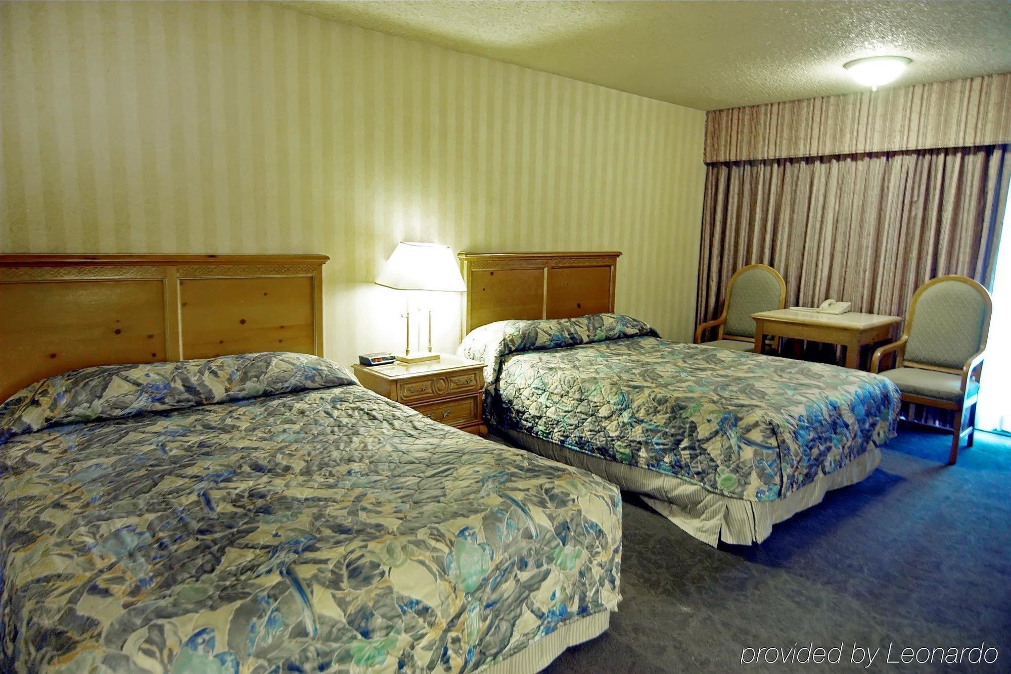 6 - Hills, Ca Hotel 2*