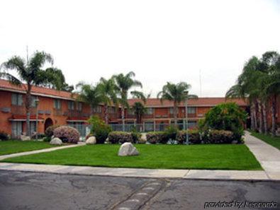 6 - Hills, Ca Hotel