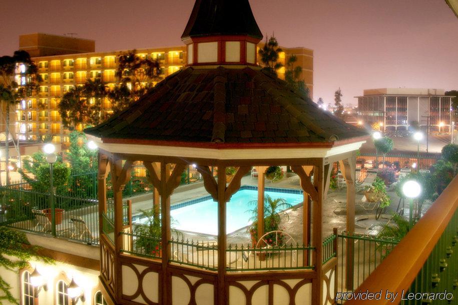 Hotel Camelot & 3*